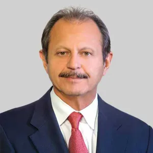 Photo of Dr. Raul Ravelo